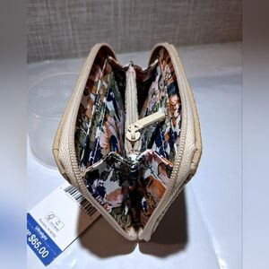 VERA BRADLEY Women's Wallet Camel Cream ULTRAIGHT Quilted  BRAND-NEW w/tags